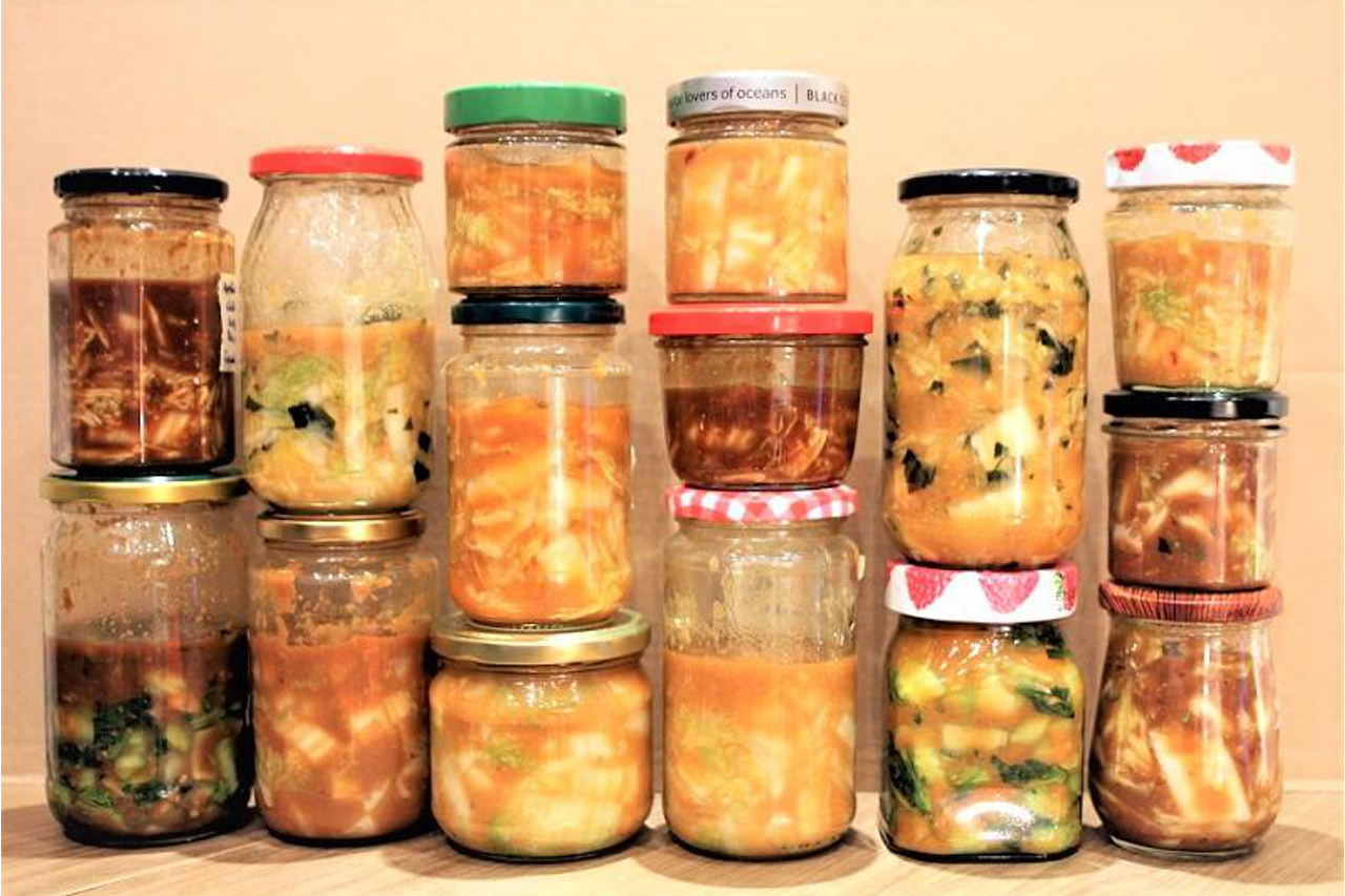 Gläser mit Eingemachtem